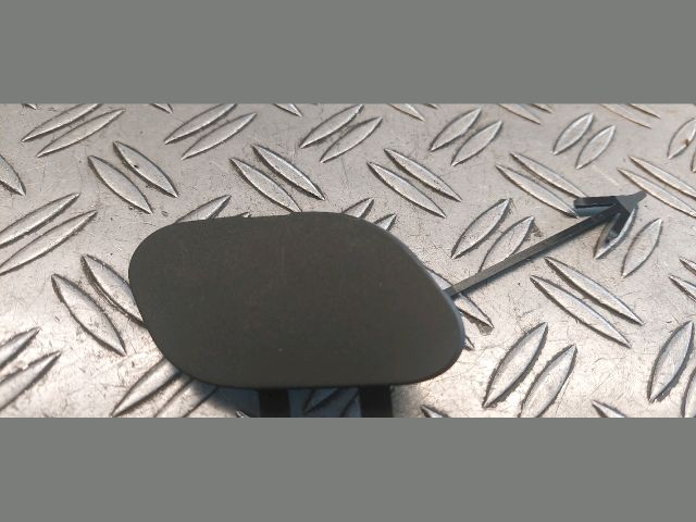 bontott OPEL CORSA E Első Vonószem Burkolat