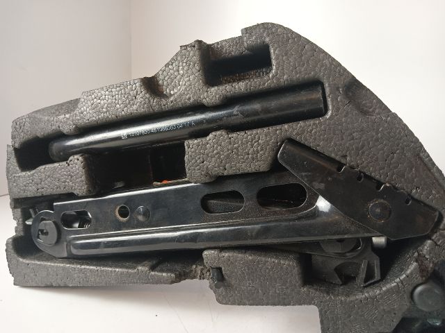 bontott OPEL CORSA E Emelő