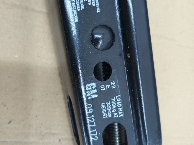 bontott OPEL CORSA E Emelő