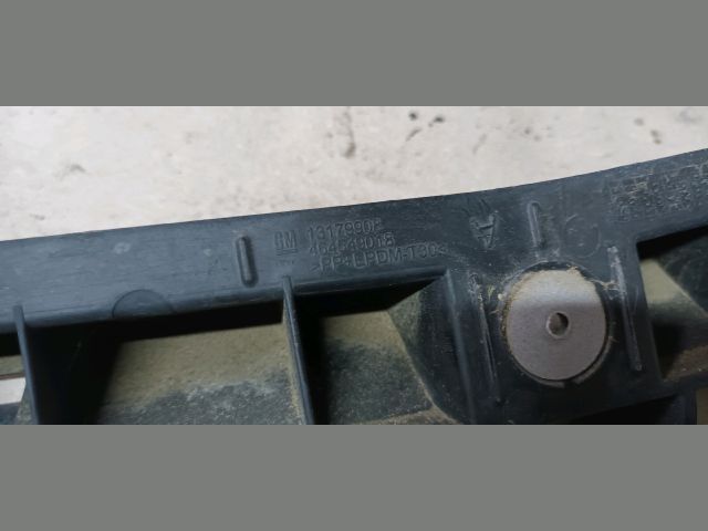 bontott OPEL CORSA E Hátsó középső Lökhárító Tartó (Műanyag)