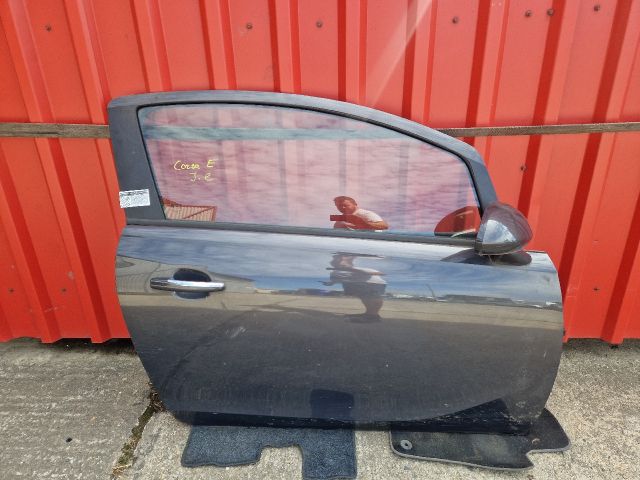 bontott OPEL CORSA E Jobb első Ajtó (Részeivel)