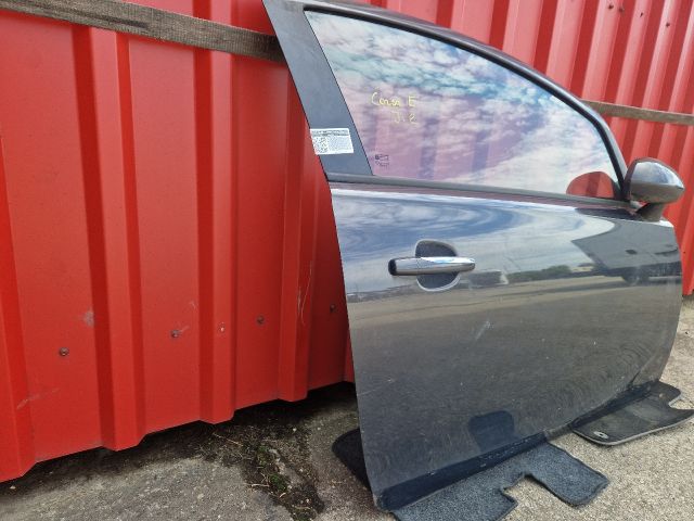 bontott OPEL CORSA E Jobb első Ajtó (Részeivel)