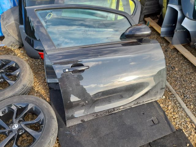 bontott OPEL CORSA E Jobb első Ajtó (Részeivel)