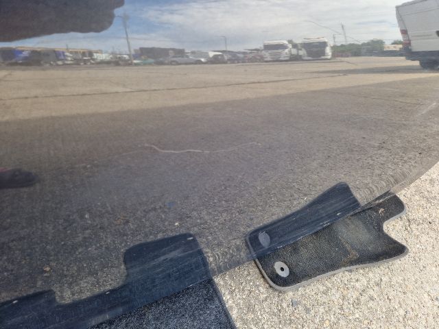 bontott OPEL CORSA E Jobb első Ajtó (Részeivel)