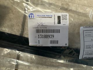 bontott OPEL CORSA E Jobb első Vízlehúzó Gumicsík