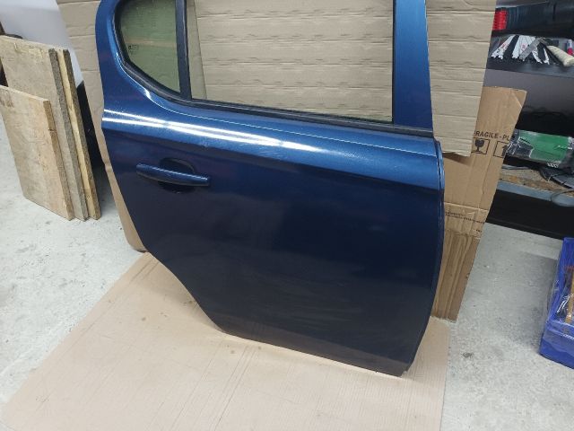 bontott OPEL CORSA E Jobb hátsó Ajtó (Részeivel)