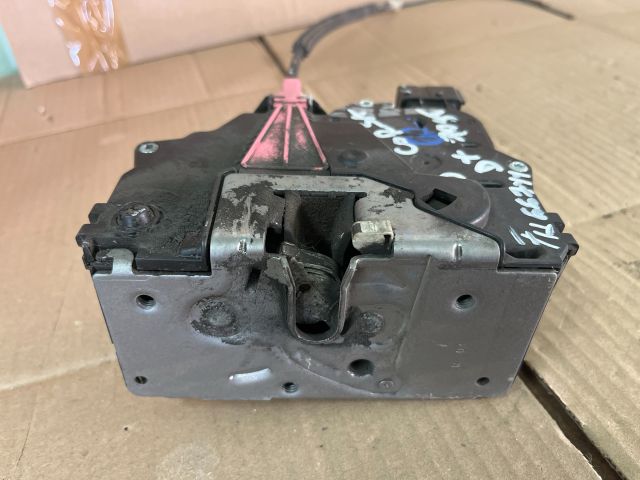 bontott OPEL CORSA E Jobb hátsó Ajtózár