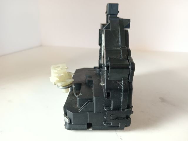 bontott OPEL CORSA E Jobb hátsó Ajtózár