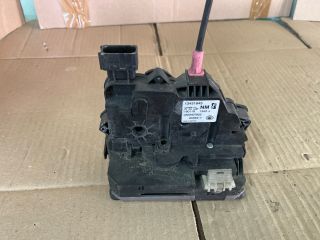 bontott OPEL CORSA E Jobb hátsó Ajtózár