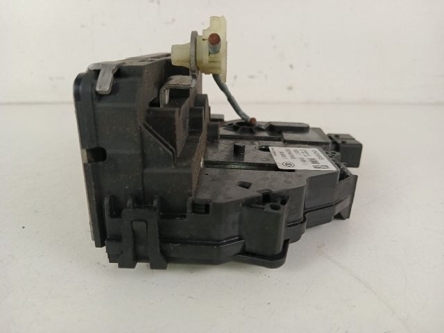 bontott OPEL CORSA E Jobb hátsó Ajtózár