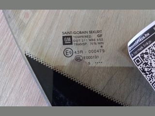 bontott OPEL CORSA E Jobb hátsó Fixüveg (Ajtóban)