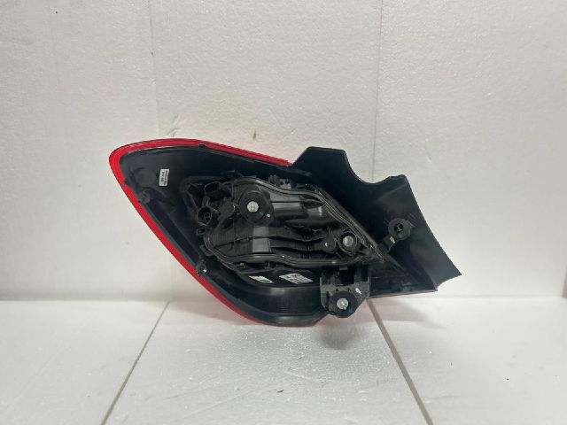 bontott OPEL CORSA E Jobb Hátsó Lámpa