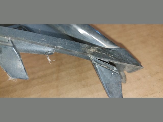 bontott OPEL CORSA E Jobb Ködlámpa Rács