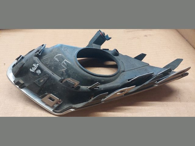 bontott OPEL CORSA E Jobb Ködlámpa Rács