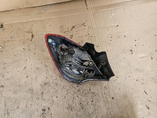 bontott OPEL CORSA E Jobb Külső Hátsó Lámpa