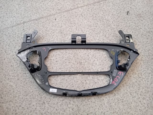 bontott OPEL CORSA E Középkonzol Keret