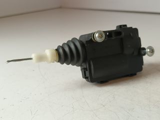 bontott OPEL CORSA E Központizár Motor Tankajtó