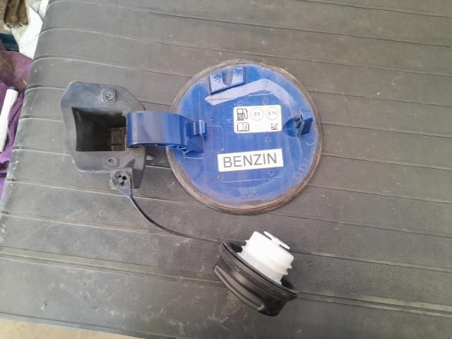 bontott OPEL CORSA E Tankajtó