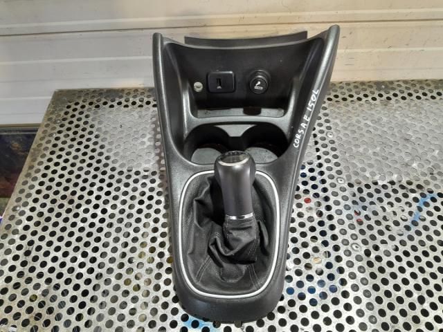 bontott OPEL CORSA E Váltókar Keret