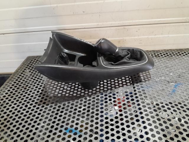 bontott OPEL CORSA E Váltókar Keret