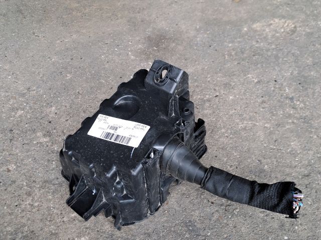 bontott OPEL CORSA F Biztosítéktábla Motortér