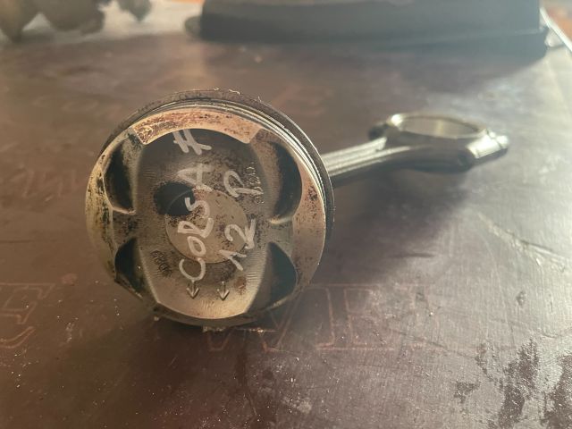 bontott OPEL CORSA F Dugattyú és Hajtókar