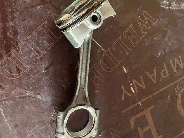 bontott OPEL CORSA F Dugattyú és Hajtókar