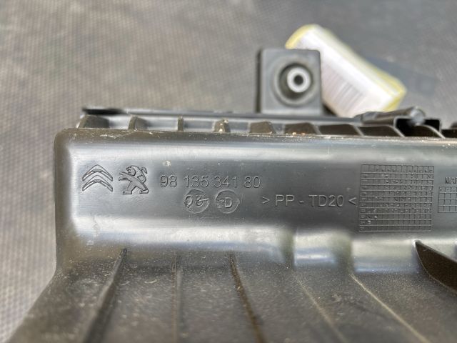 bontott OPEL CORSA F Légszűrő Ház