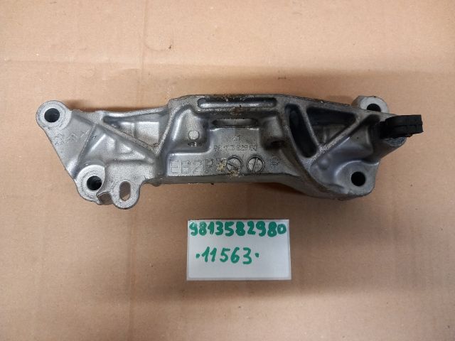 bontott OPEL CORSA F Motor Tartó Bak (Fém)