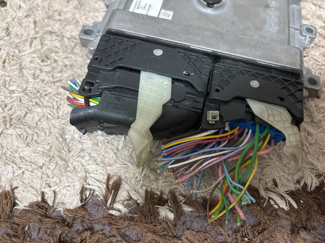 bontott OPEL CORSA F Motorvezérlő