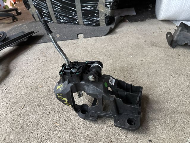 bontott OPEL CORSA F Váltó Kulissza