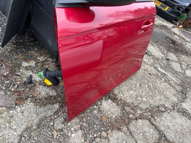 bontott OPEL CORSA F Bal első Ajtó (Részeivel)