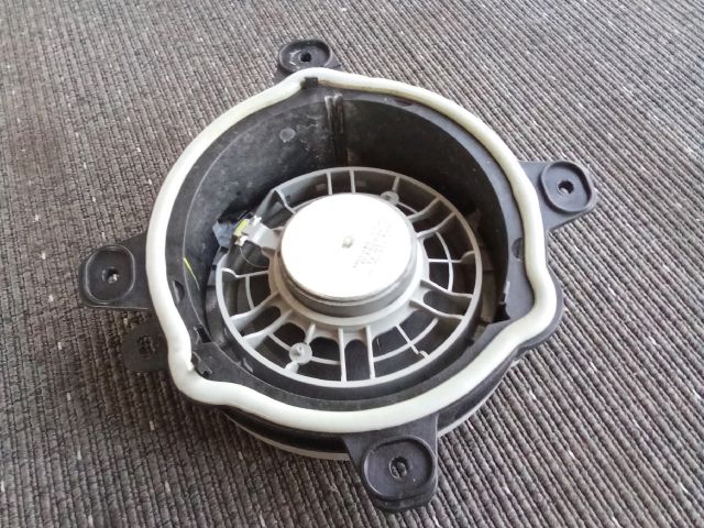 bontott OPEL CORSA F Bal hátsó Hangszóró