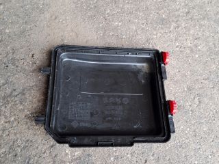 bontott OPEL CORSA F Biztosítéktábla Fedél