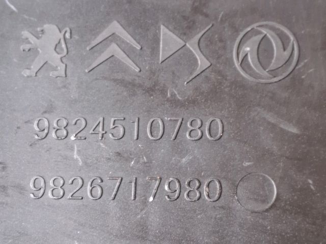 bontott OPEL CORSA F Biztosítéktábla Fedél