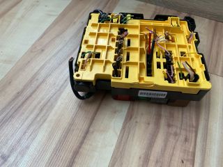 bontott OPEL CORSA F Biztosítéktábla Utastér