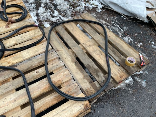 bontott OPEL CORSA F Csomagtérajtó Gumikéder