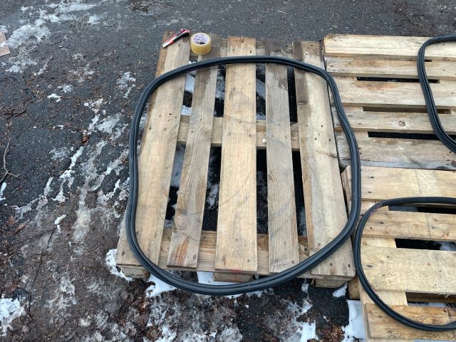 bontott OPEL CORSA F Csomagtérajtó Gumikéder