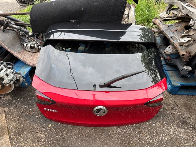 bontott OPEL CORSA F Csomagtérajtó (Részeivel)