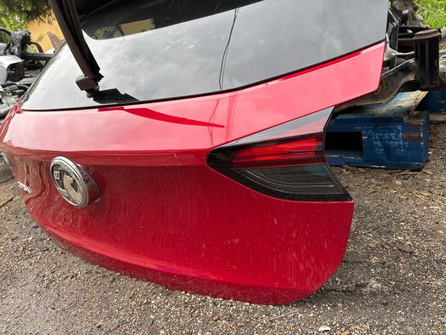 bontott OPEL CORSA F Csomagtérajtó (Részeivel)