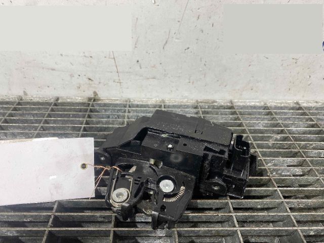 bontott OPEL CORSA F Csomagtérajtó Ütköző