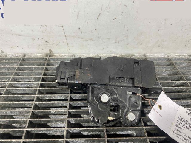 bontott OPEL CORSA F Csomagtérajtó Ütköző