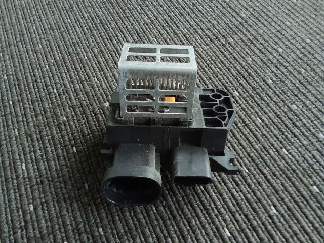 bontott OPEL CORSA F Előtét Ellenállás Hűtőventilátor