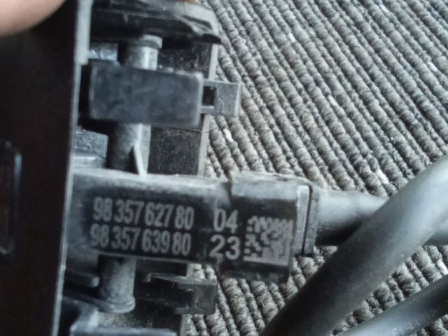 bontott OPEL CORSA F Első Ablakmosó Fúvóka