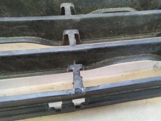 bontott OPEL CORSA F Első Lökhárító Alsó Középső Díszrács