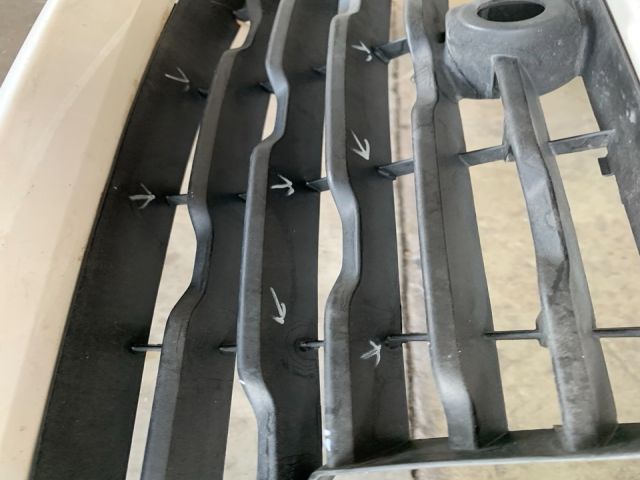 bontott OPEL CORSA F Első Lökhárító (Üresen)