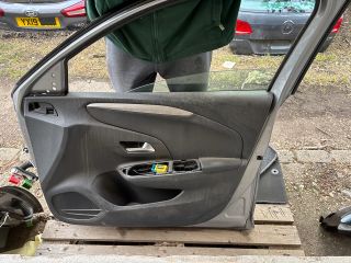 bontott OPEL CORSA F Jobb első Ajtó (Részeivel)