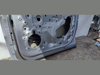 bontott OPEL CORSA F Jobb első Ajtó (Üres lemez)