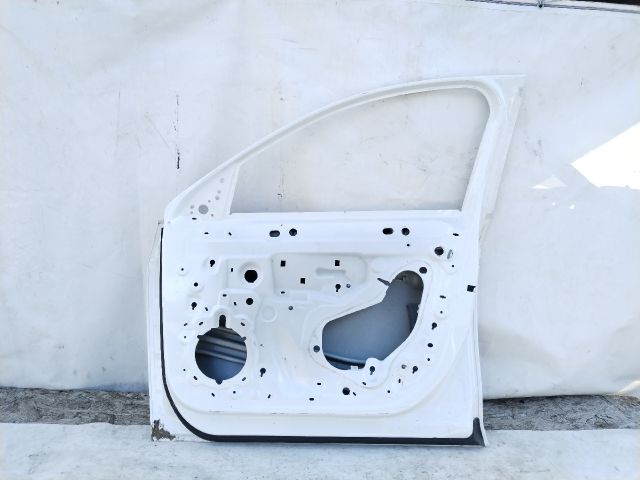 bontott OPEL CORSA F Jobb első Ajtó (Üres lemez)