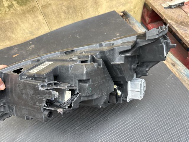 bontott OPEL CORSA F Jobb Fényszóró